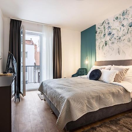 Rose Garden Apartments Будапеща Стая снимка