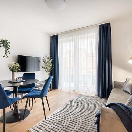 Rose Garden Apartments Будапеща Стая снимка