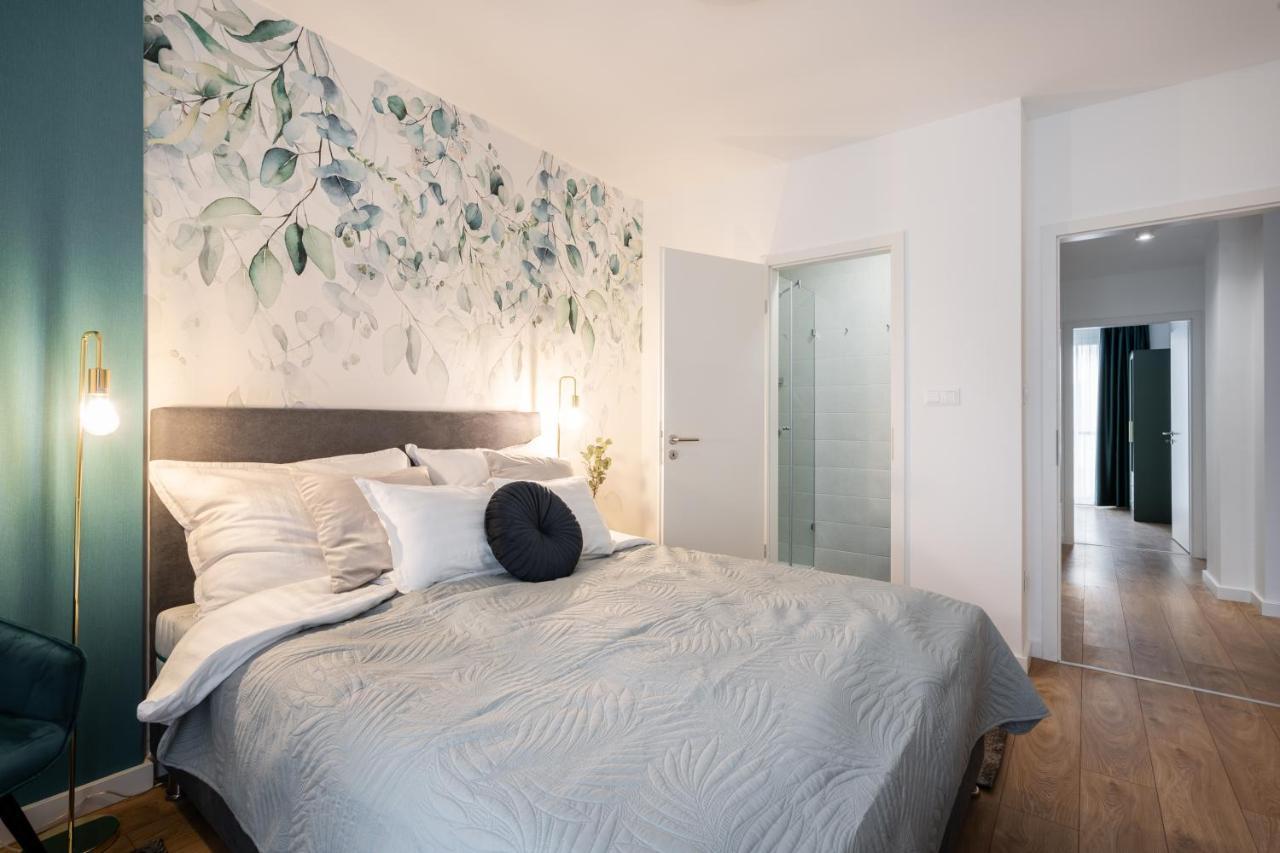 Rose Garden Apartments Будапеща Стая снимка