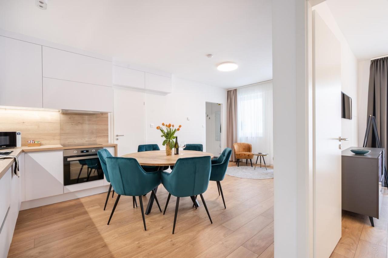 Rose Garden Apartments Будапеща Стая снимка