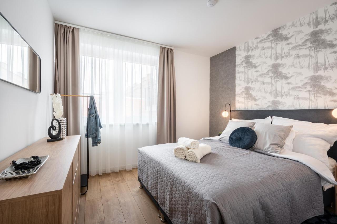 Rose Garden Apartments Будапеща Стая снимка