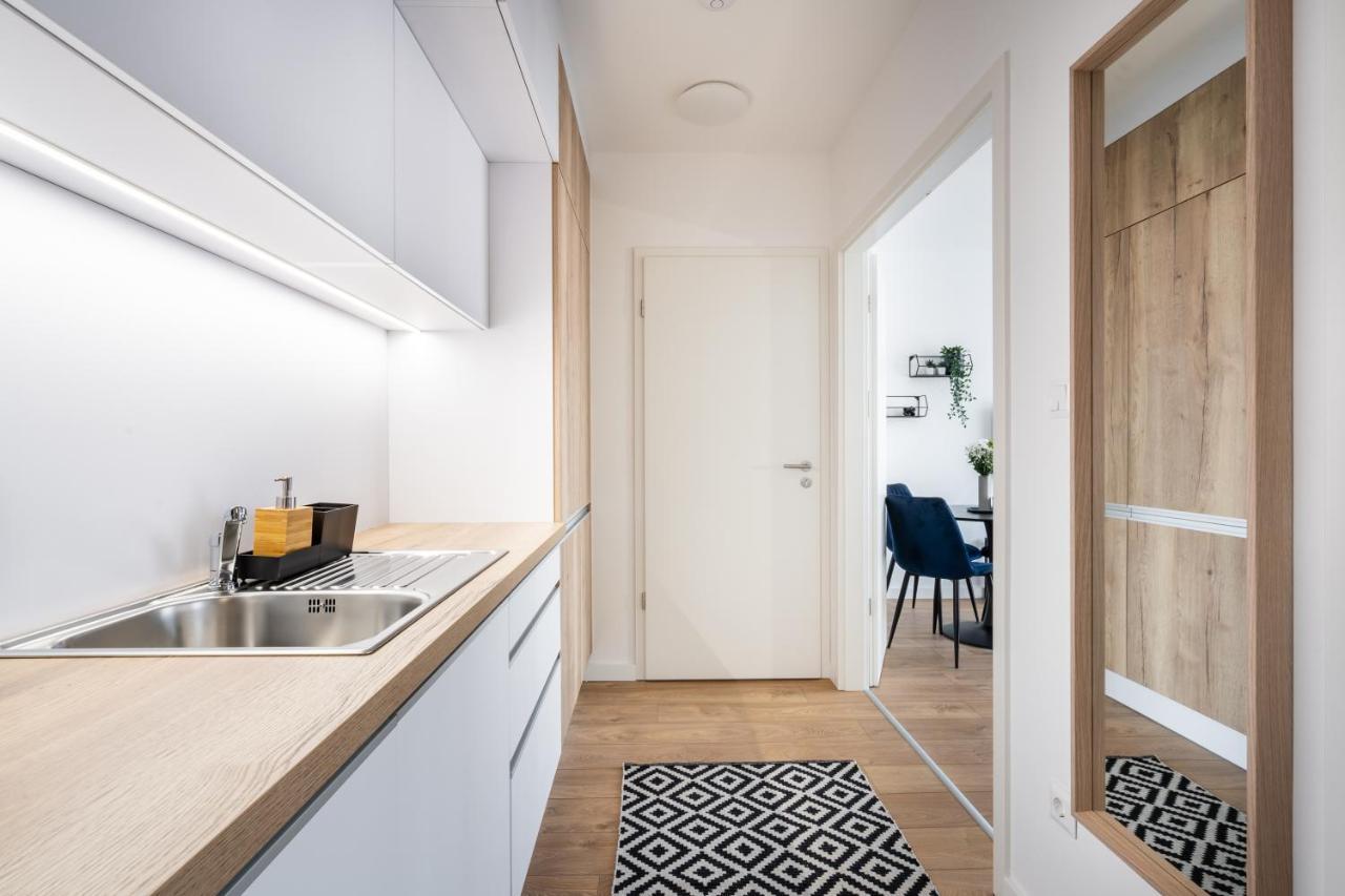 Rose Garden Apartments Будапеща Стая снимка