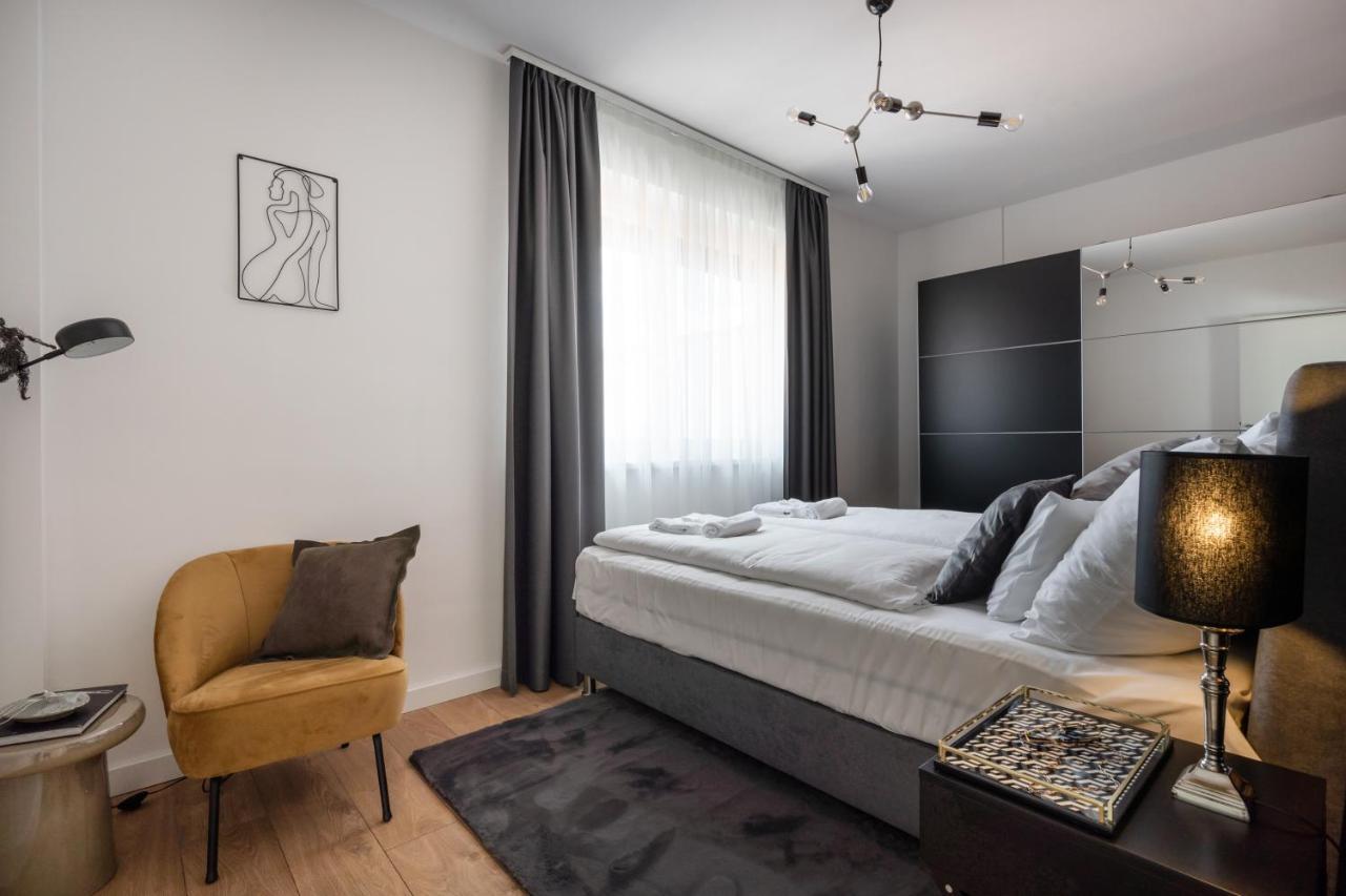 Rose Garden Apartments Будапеща Стая снимка