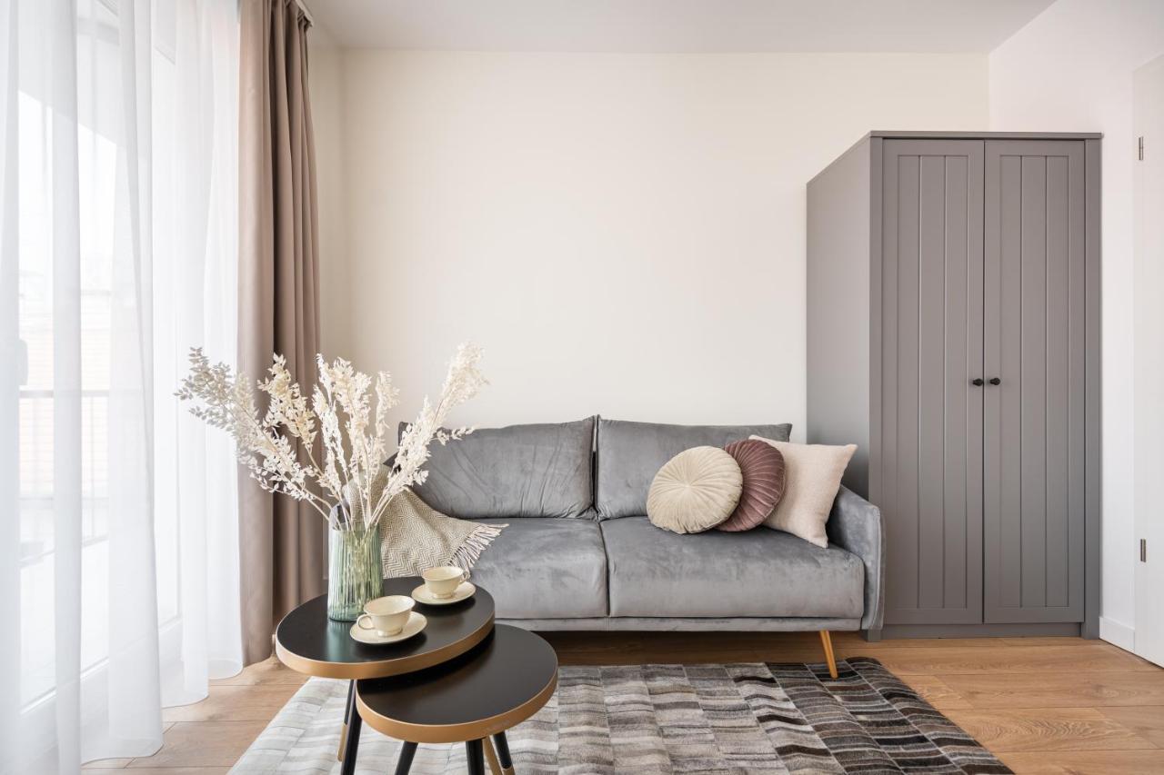 Rose Garden Apartments Будапеща Стая снимка