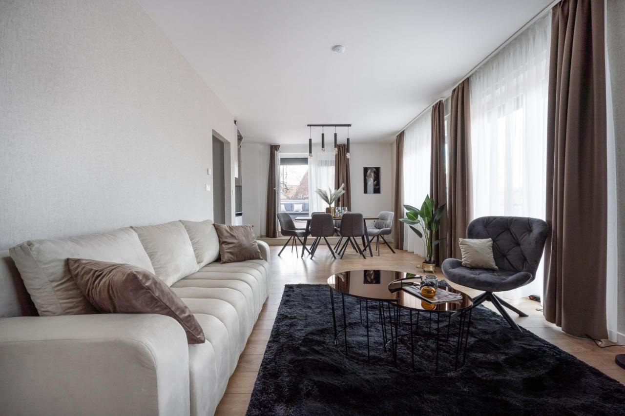 Rose Garden Apartments Будапеща Стая снимка